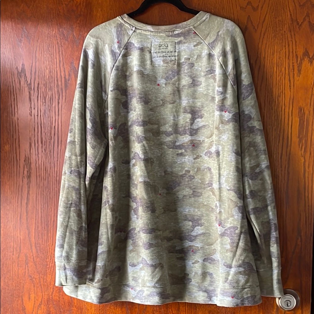 Peace Love World French Terry Hi Low Hem Pullover Camo 1X - Picture 3 of 10